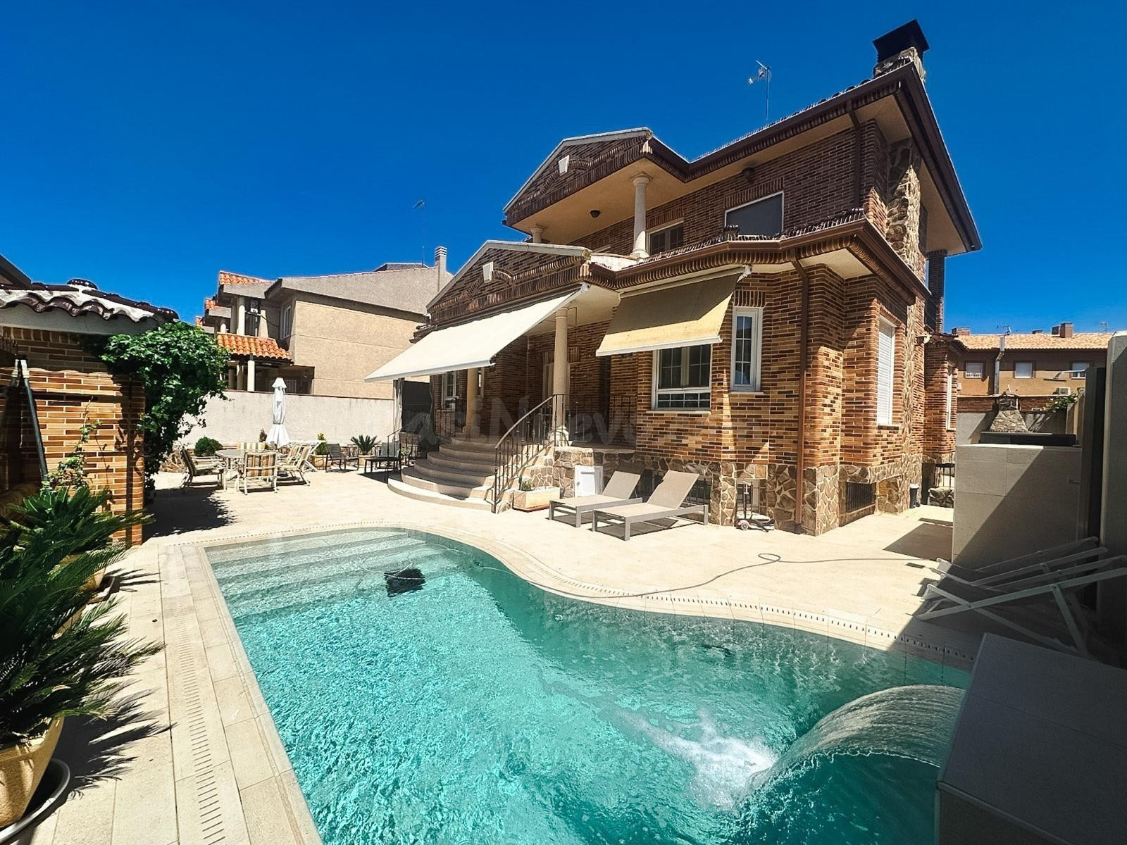 Gran Chalet  en Ocaña, Toledo.