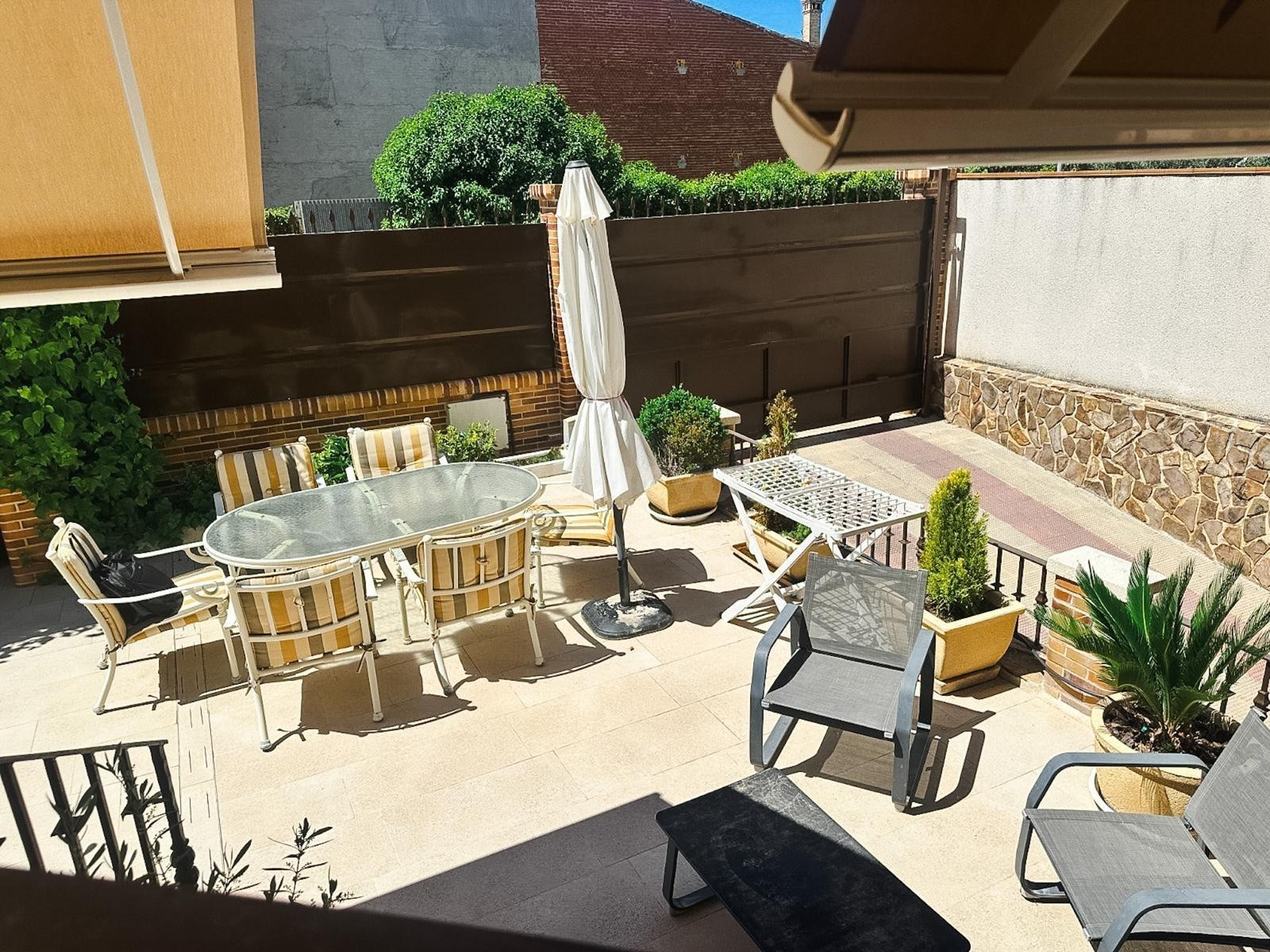 Gran Chalet  en Ocaña, Toledo. - foto 4