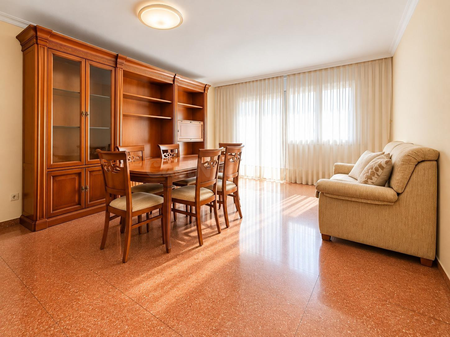 Piso de 4 habitaciones con ascensor en Manresa