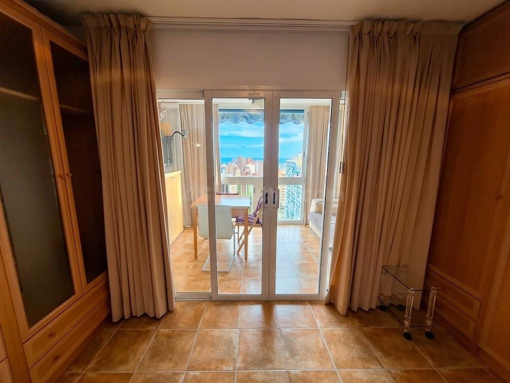 ️ ESTUDIO EN 14.ª PLANTA CON VISTAS AL SKYLINE DE BENIDORM Y AL MAR, A UNOS 800 MTS. A LA PLAYA - foto 4