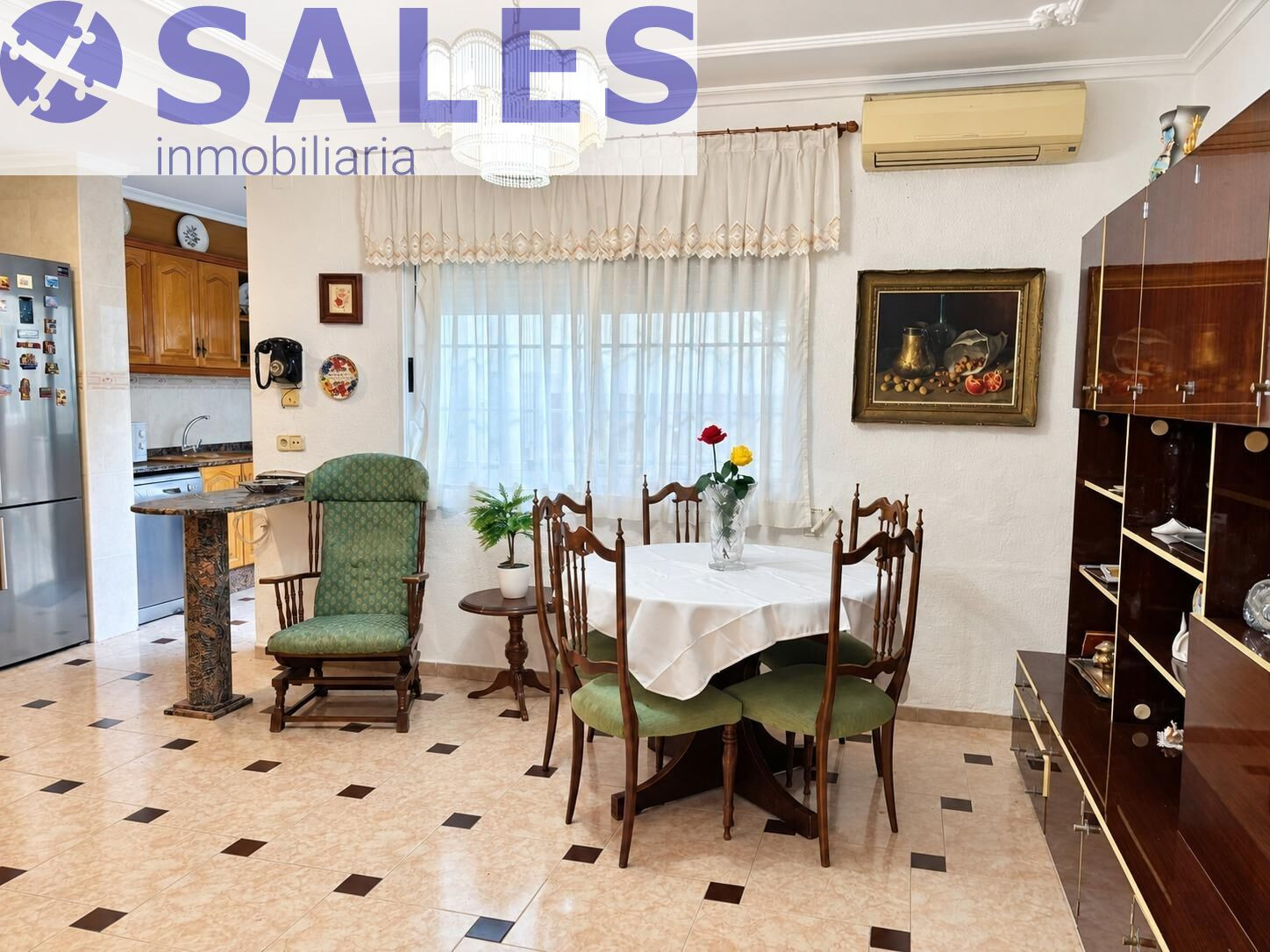CASA ADOSADA CON TERRAZAS, PATIO Y BUHARDILLA EN AYORA - foto 3
