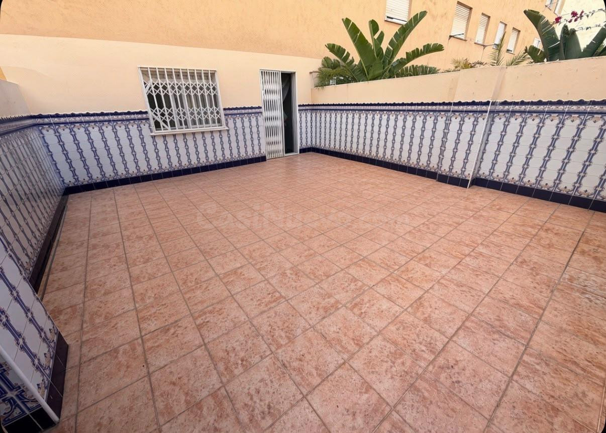 Piso con dos terrazas de 50 y 18 m2 y garaje en Mislata - foto 3