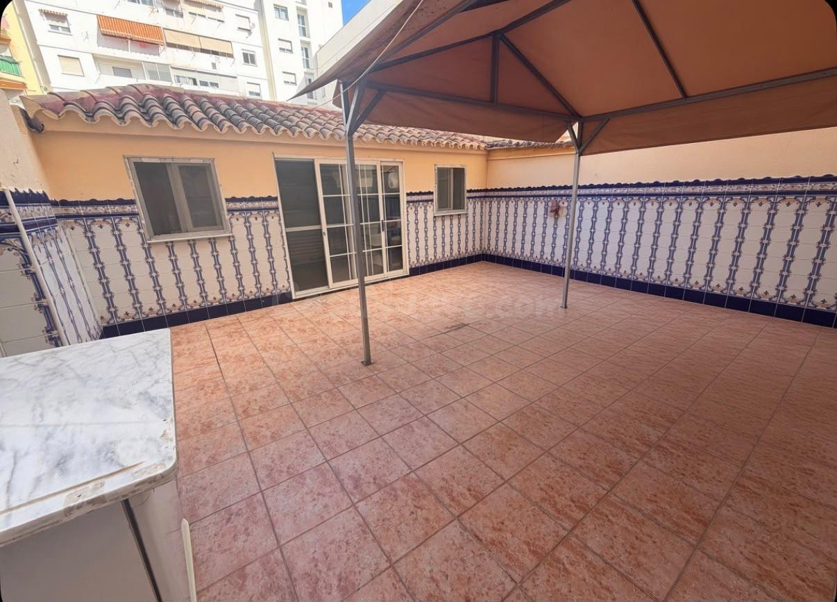 Piso con dos terrazas de 50 y 18 m2 y garaje en Mislata - foto 4