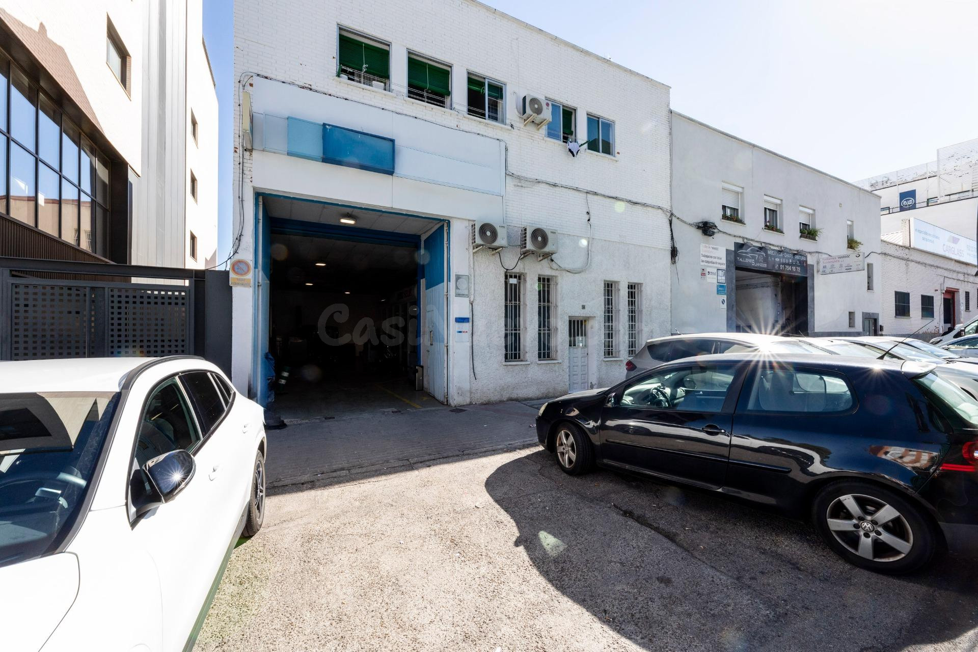 Nave industrial en alquiler en Madrid – Calle Miguel Yuste, 5