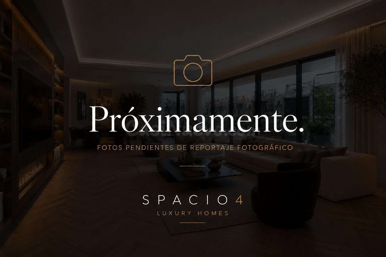 Piso en venta en Los Cármenes, Madrid, con 3 dormitorios y garaje