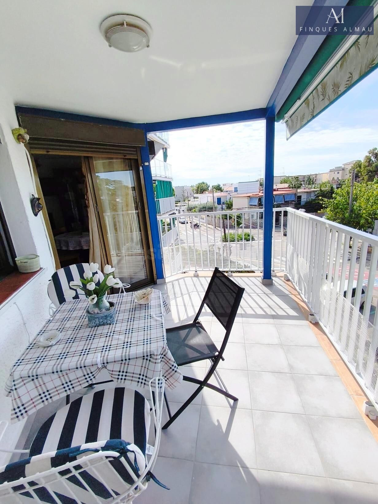 Piso en venta en Vilanova a 100m de la playa