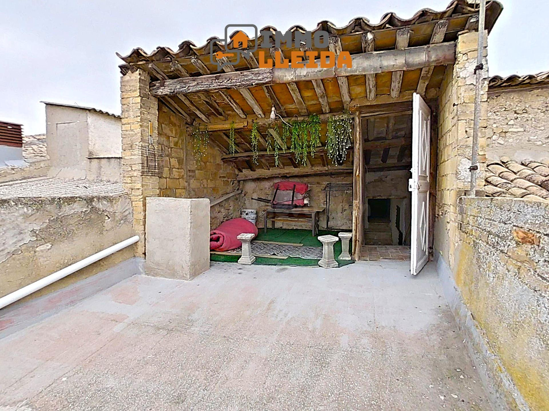 Casa adosada en Cervera muy céntrica - foto 2