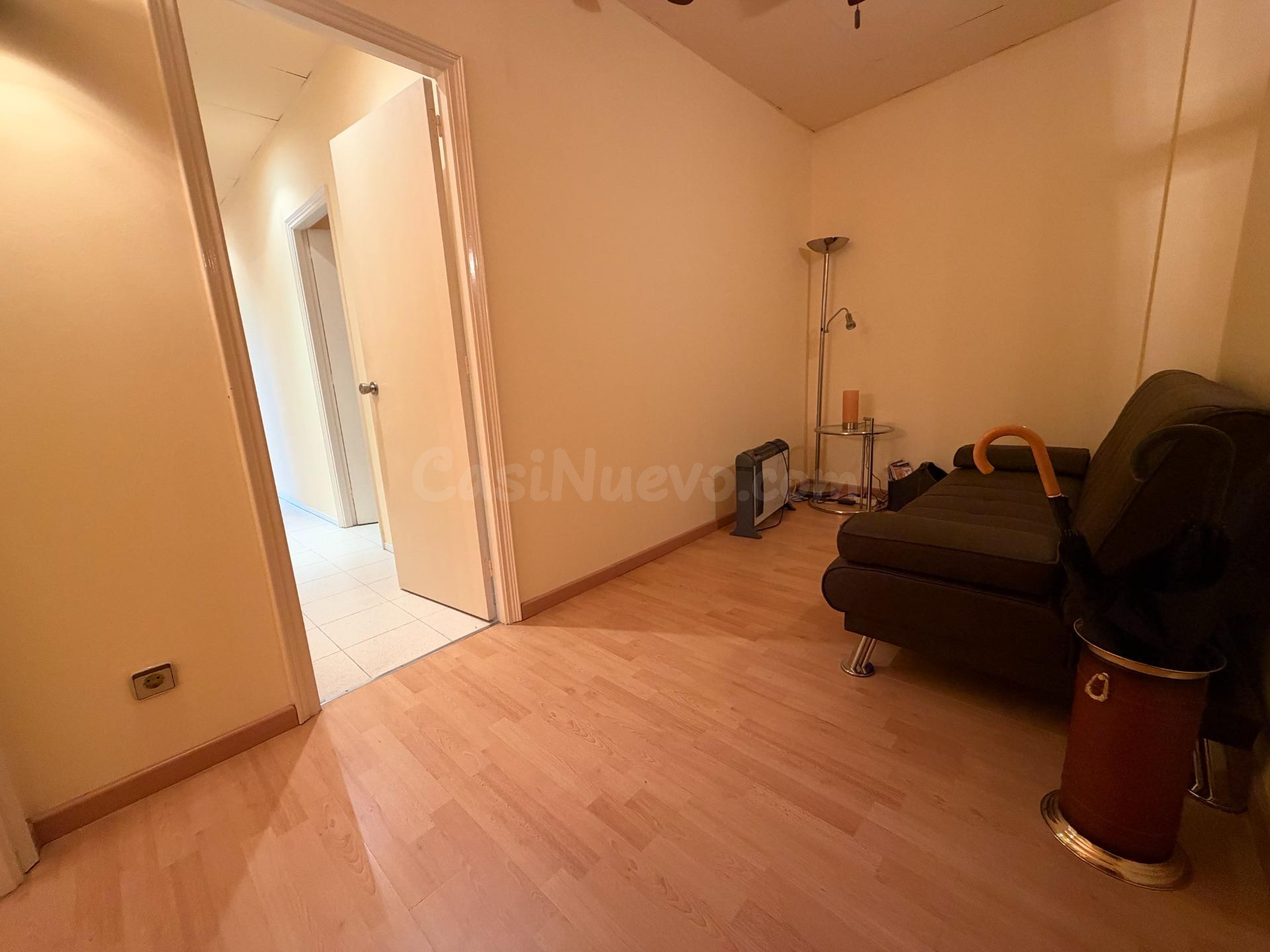 Oficina de 85 m2 en alquiler en el centro de Platja d’Aro, junto a Plaça Europa – 900 €/mes - foto 2