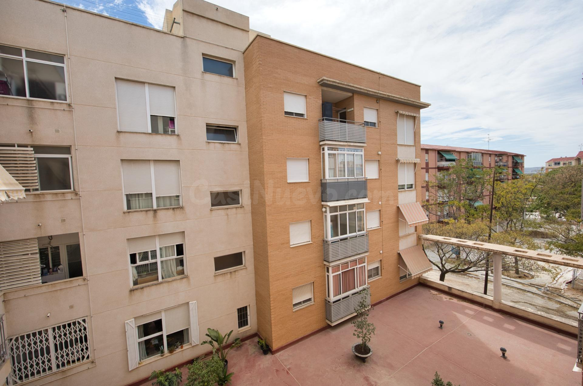 BONITO PISO ZONA VICENTE SAVALL