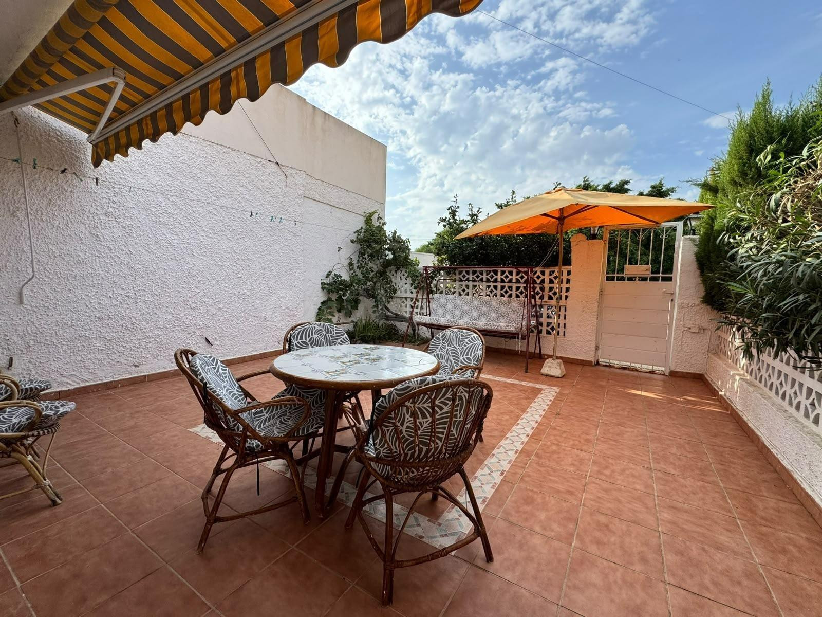 FANTASTICO BUNGALOW DE PLANTA BAJA SIN VECINOS ARRIBA CON 2 JARDINES