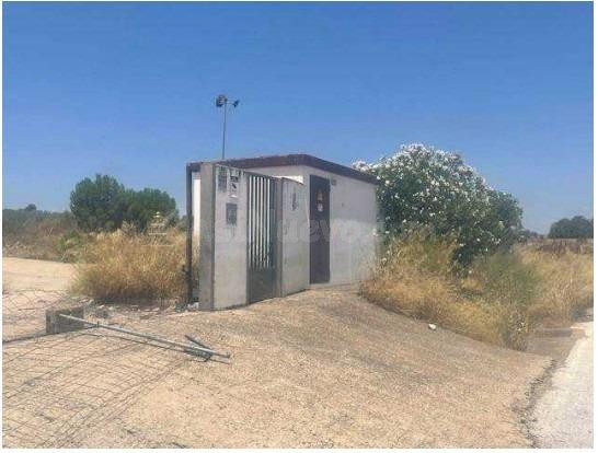 Nave en venta en Espeluy, Jaén.
