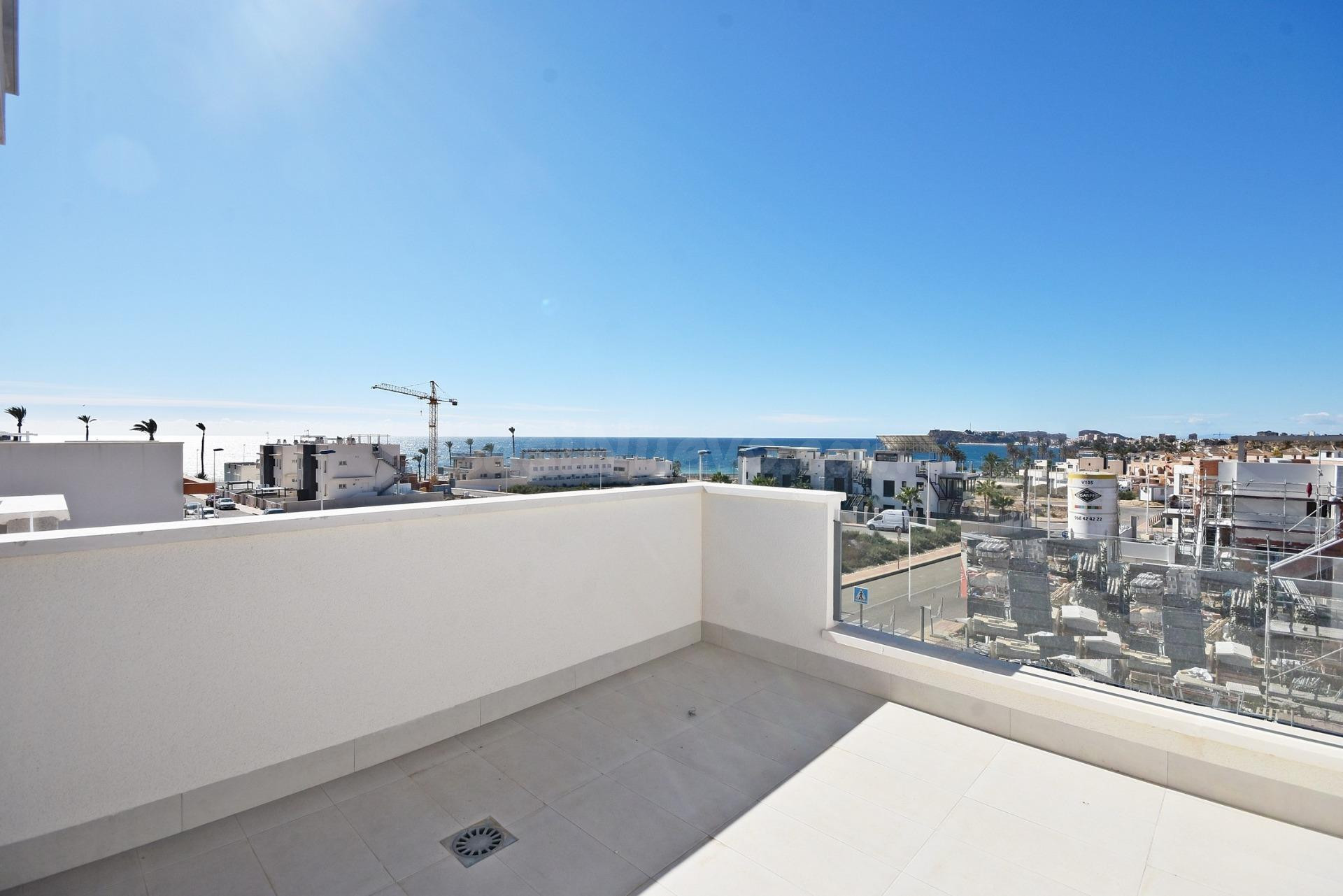 Modernas villas adosadas con vistas al mar en Puerto de Maza - foto 4