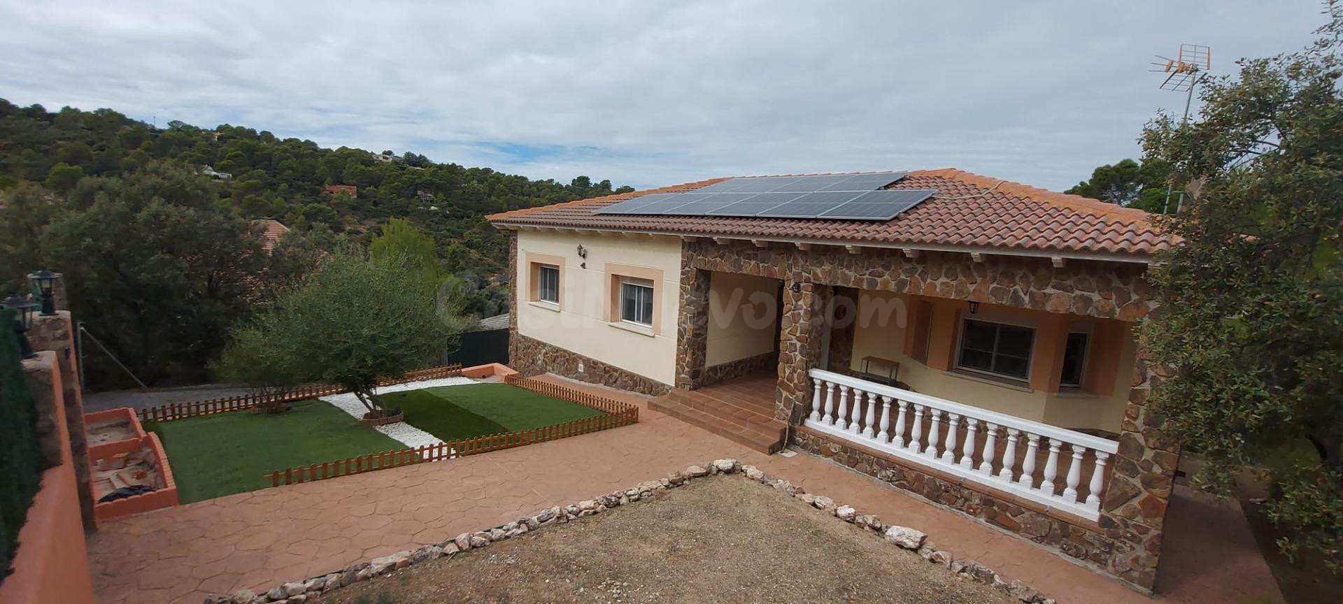 CHALET CON PLACAS SOLARES EN  ZONA LAS GAVIOTAS