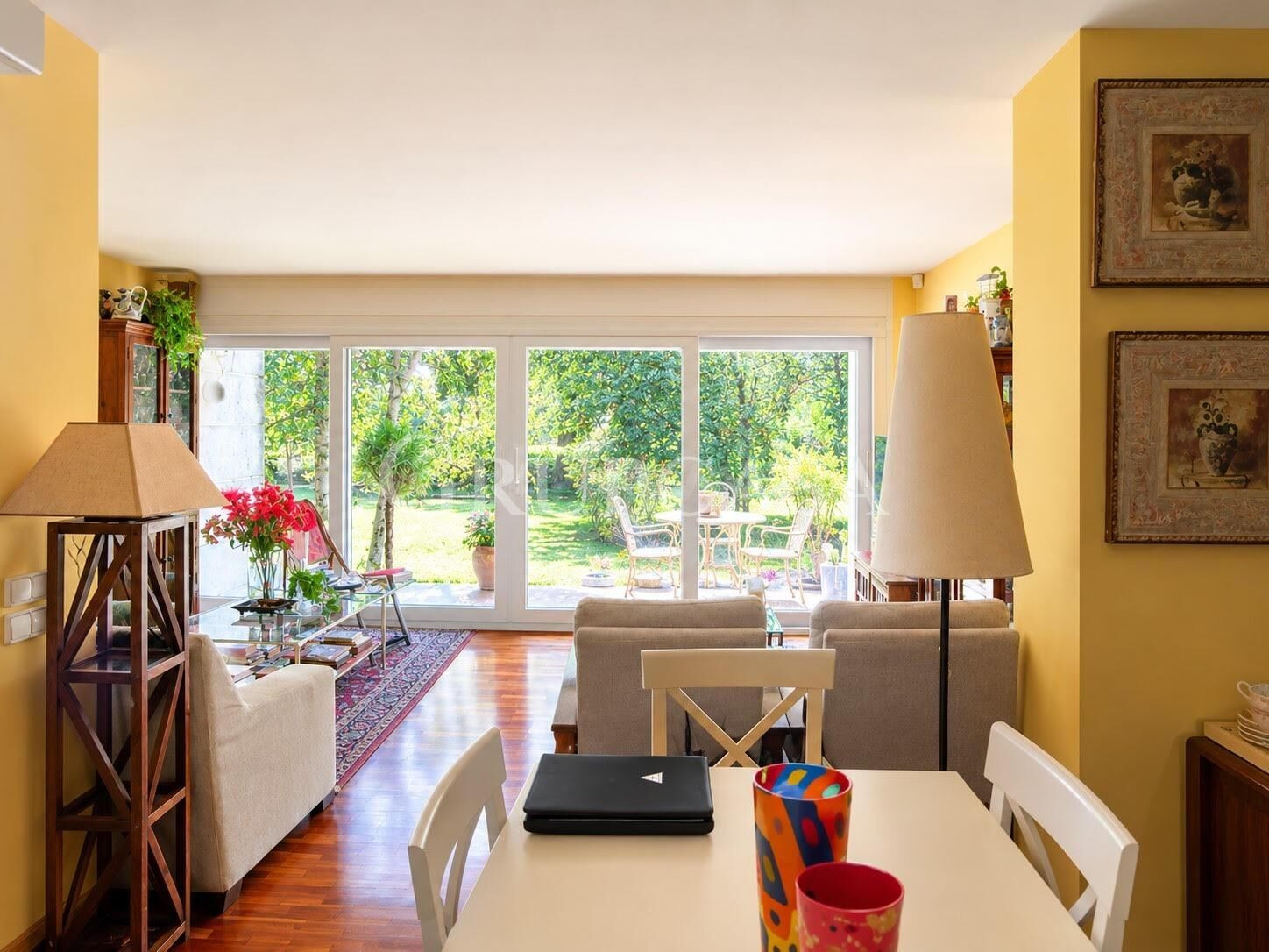 Magnífica Casa en Ciutat Jardí: Espacio, Comodidad y Calidad - foto 2