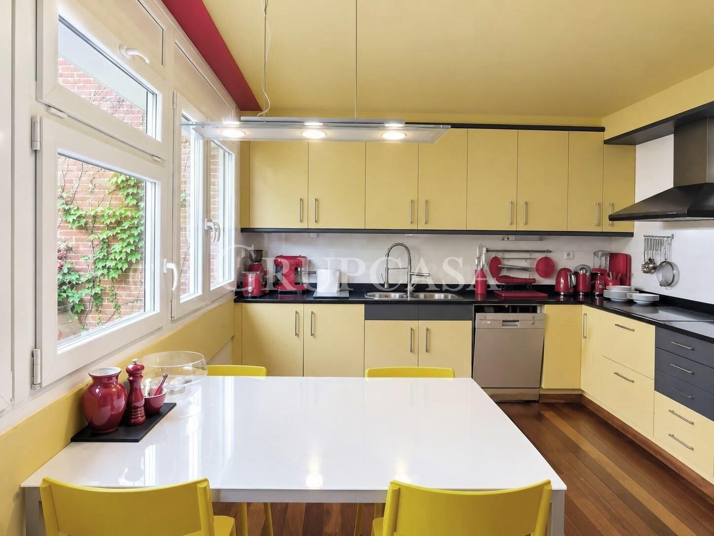 Magnífica Casa en Ciutat Jardí: Espacio, Comodidad y Calidad - foto 4