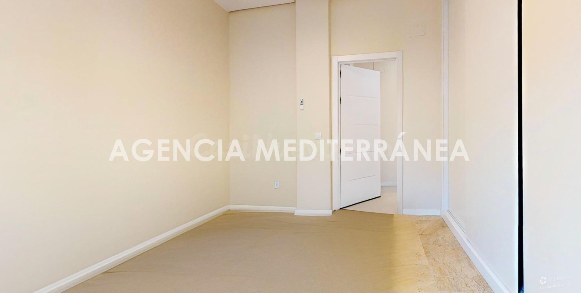 ¡Espectacular ático totalmente reformado y amueblado con ter - foto 5