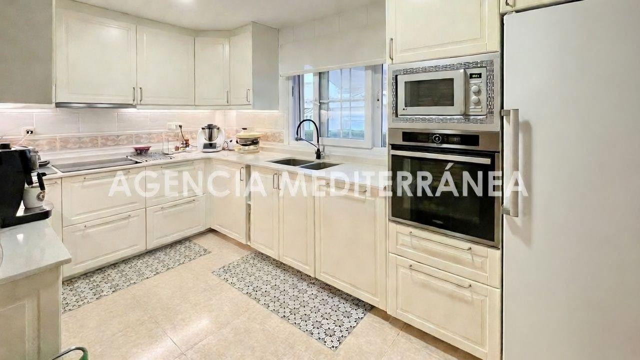 ESPECTACULAR CHALET INDEPENDIENTE CON PISCINA PRIVADA EN LA  - foto 3