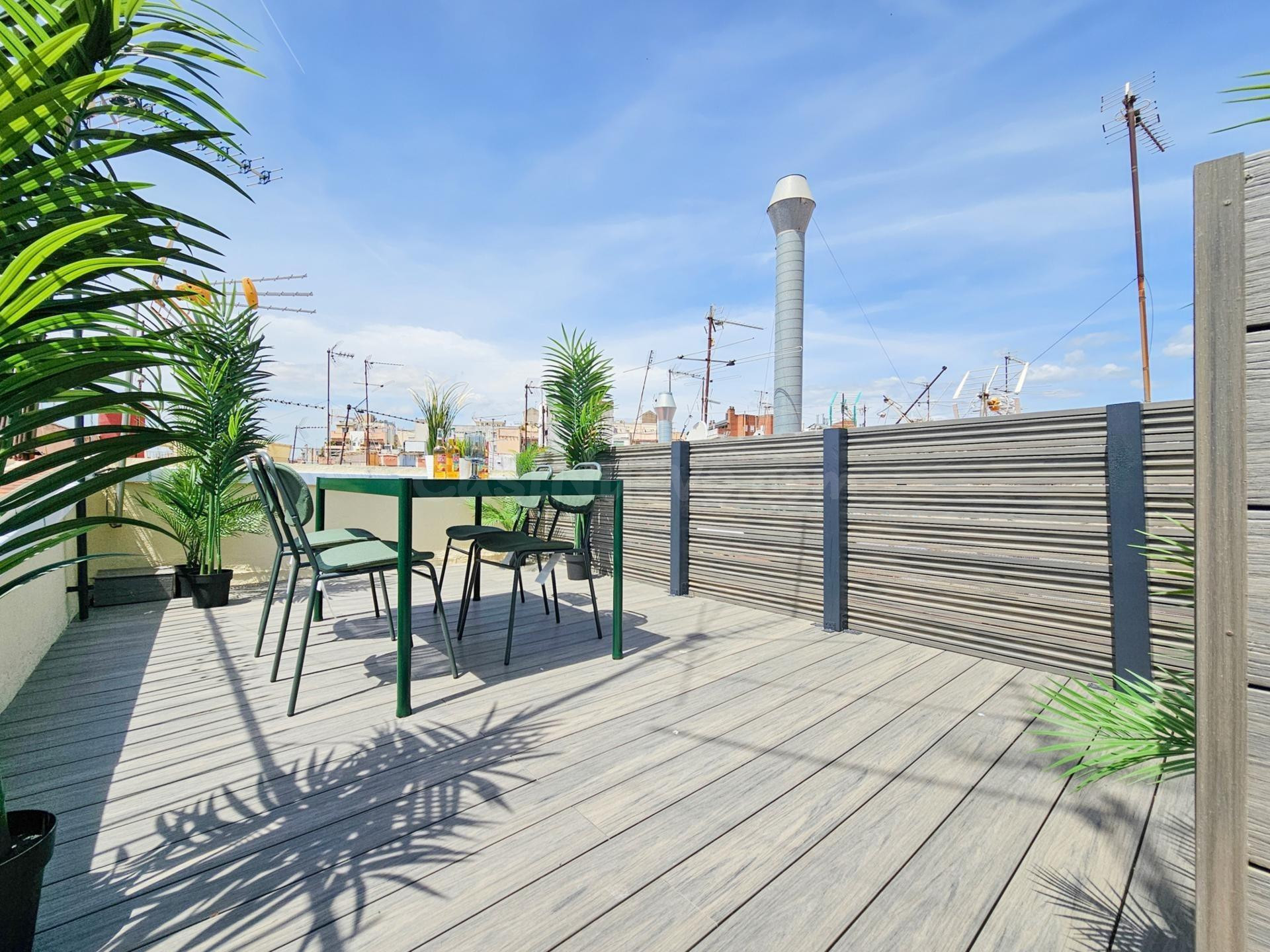 Atico con terraza privada en Calle de la Lluna (Ciutat Vella / El Raval)