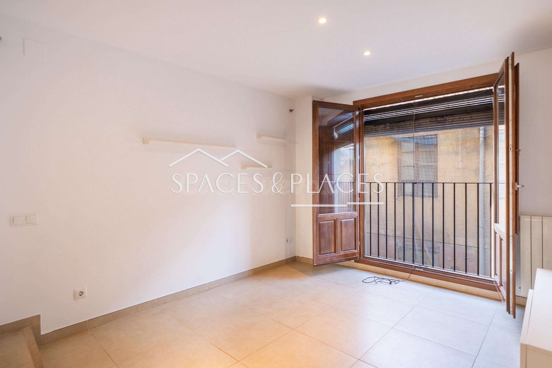 Piso de 2 dormitorios con piscina y garaje junto