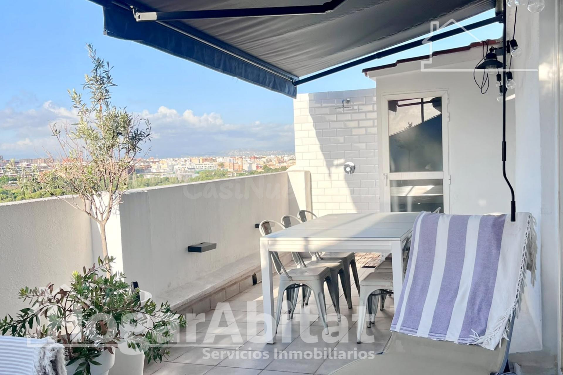 Espectacular terraza privada y diseño reformado en este lumi - foto 2