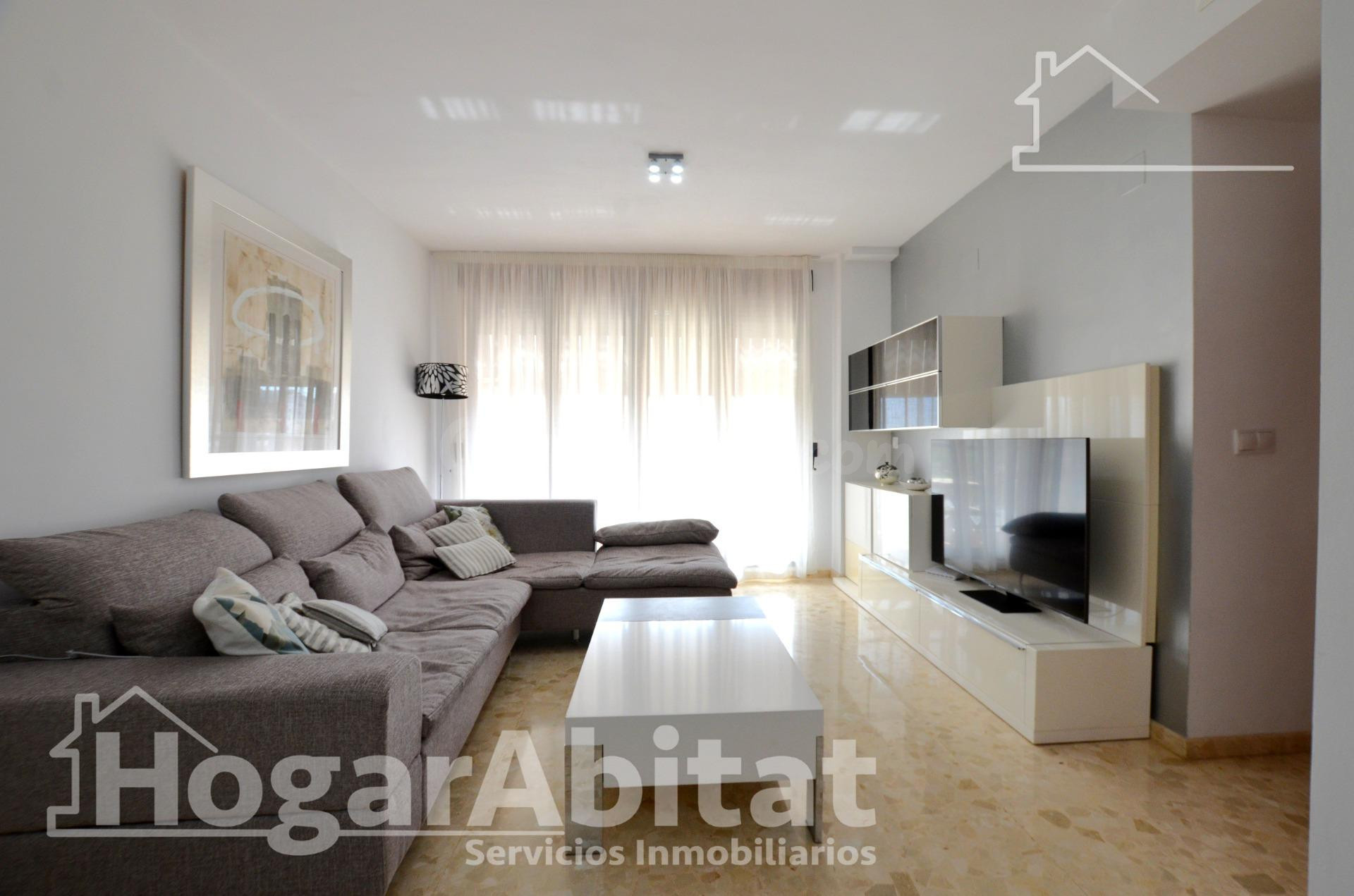 ¡VISTAS DESPEJADAS! AMPLIO, ALTO Y MODERNO CON ASCENSOR Y BALCÓN