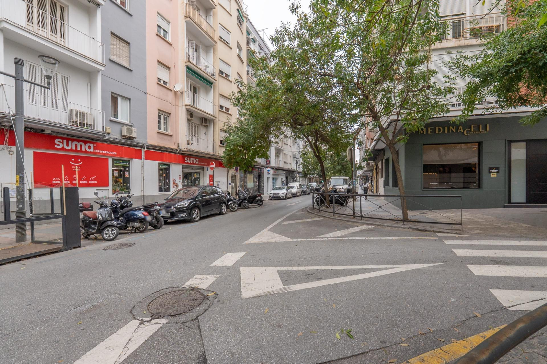 Piso de 87 m2 con 3 dormitorios en Pedro Antonio de Alarcón 27, junto a Recogidas