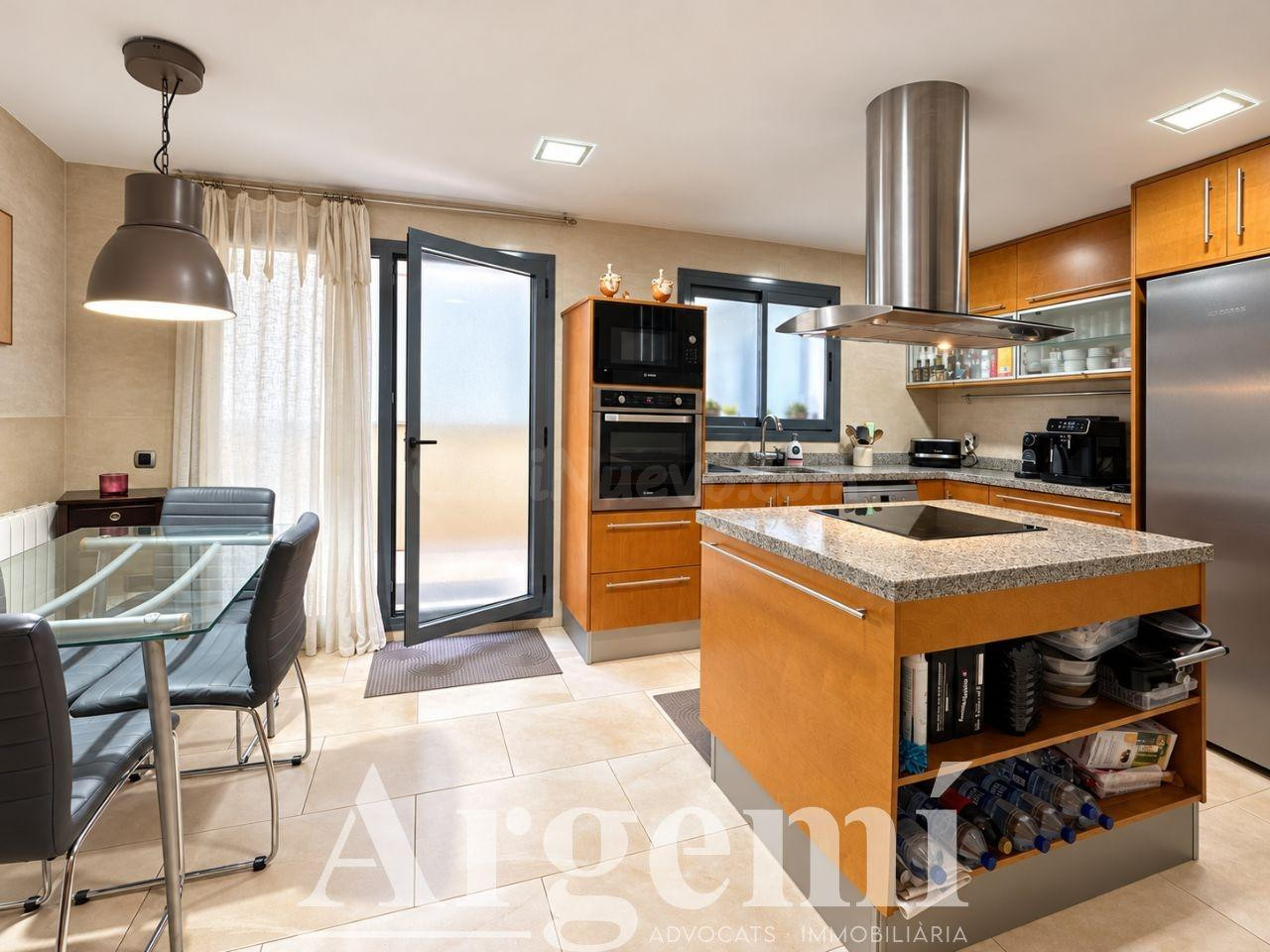 Casa adosada en venta en Montcada i Reixac