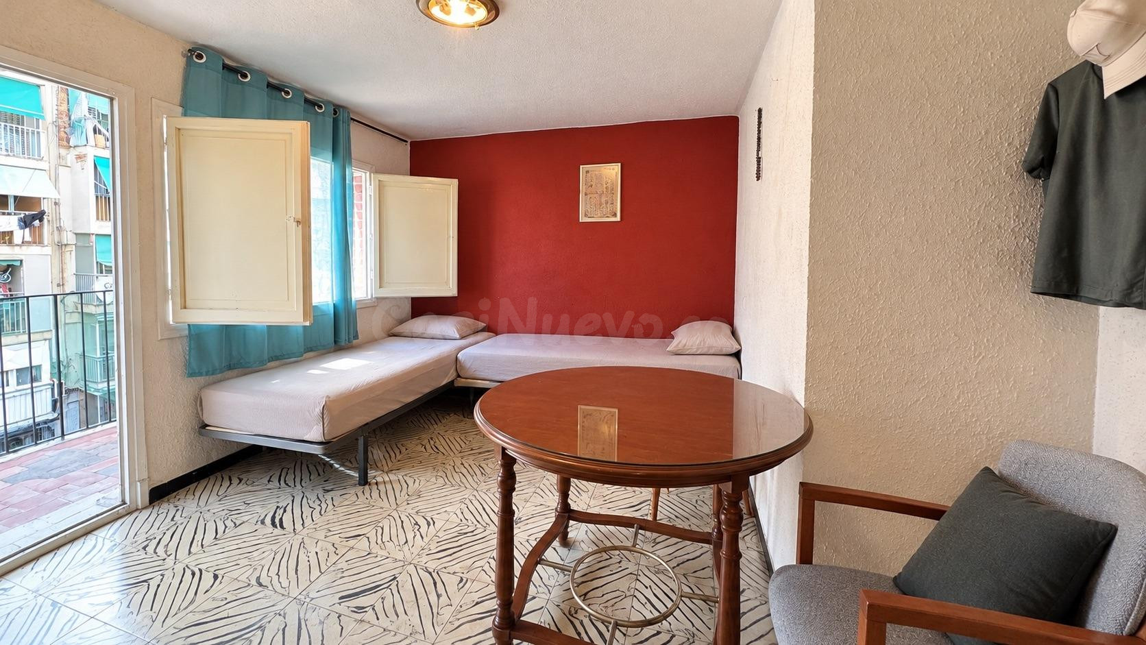 Oportunidad de inversión en Virgen del Remedio – 3 habitaciones, amplio salón y terraza, Alicante - foto 5