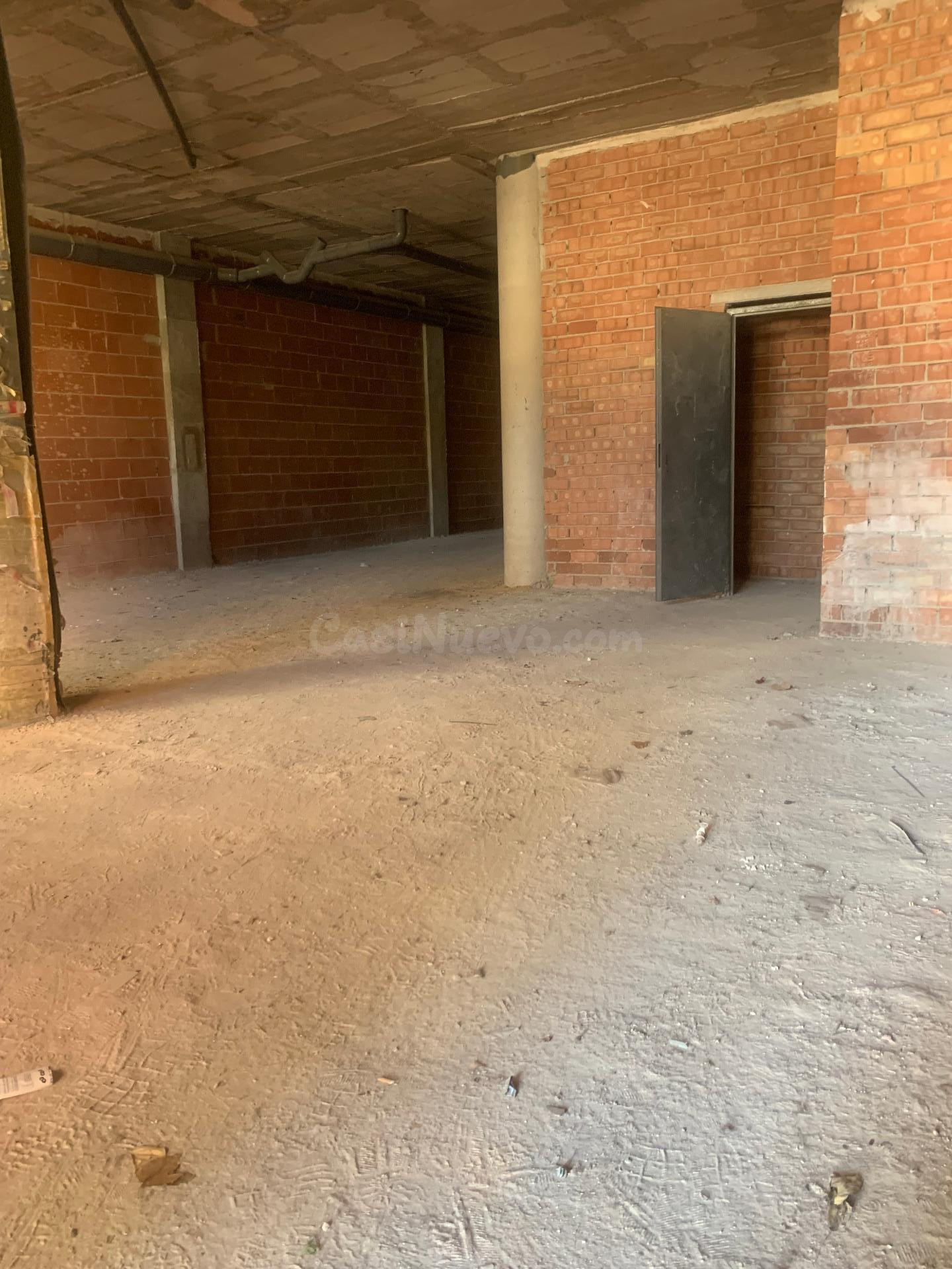 LOCAL COMERCIAL DE 330 M2 EN PLENO CENTRO DE SANT JOAN D’ ALACANT- FRENTE MERCADO MUNICIPAL- CON SALIDA DE HUMOS Y 2 PLAZAS DE GARAJE. - foto 2
