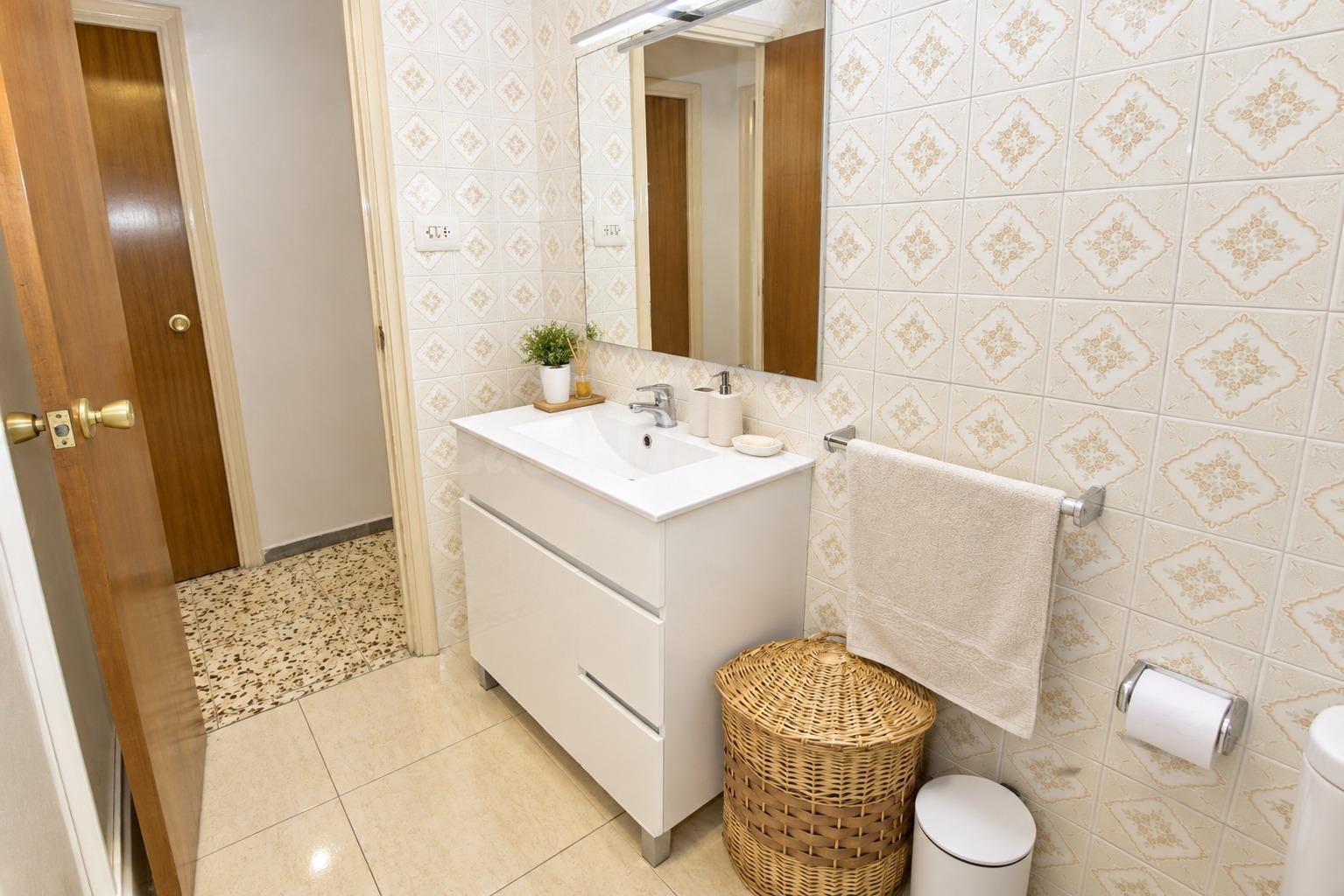 SE VENDE PISO EN UNA DE LAS MEJORES ZONAS. - foto 5