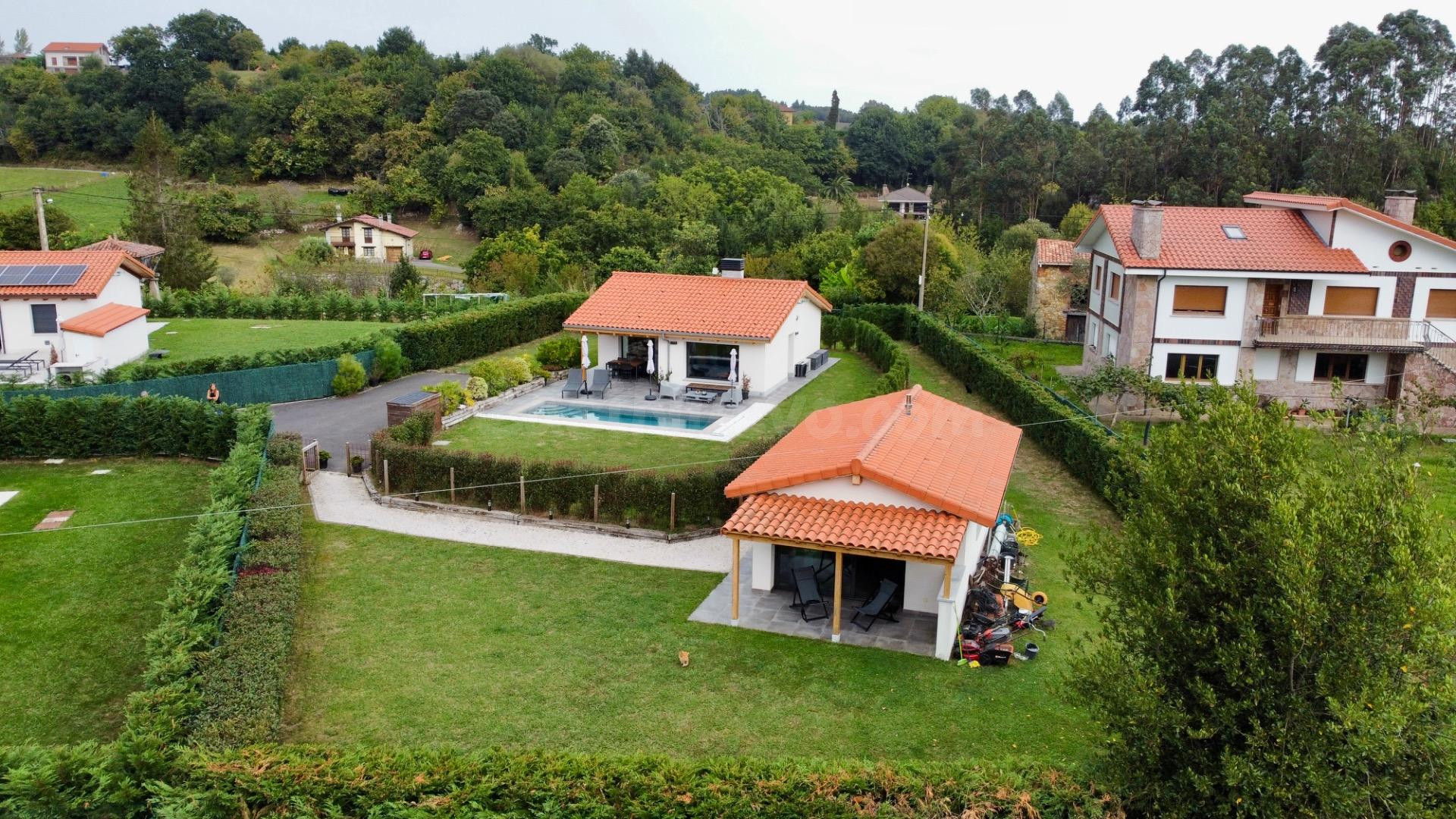 CASA CON PISCINA A 4 KM DE RIBADESELLA