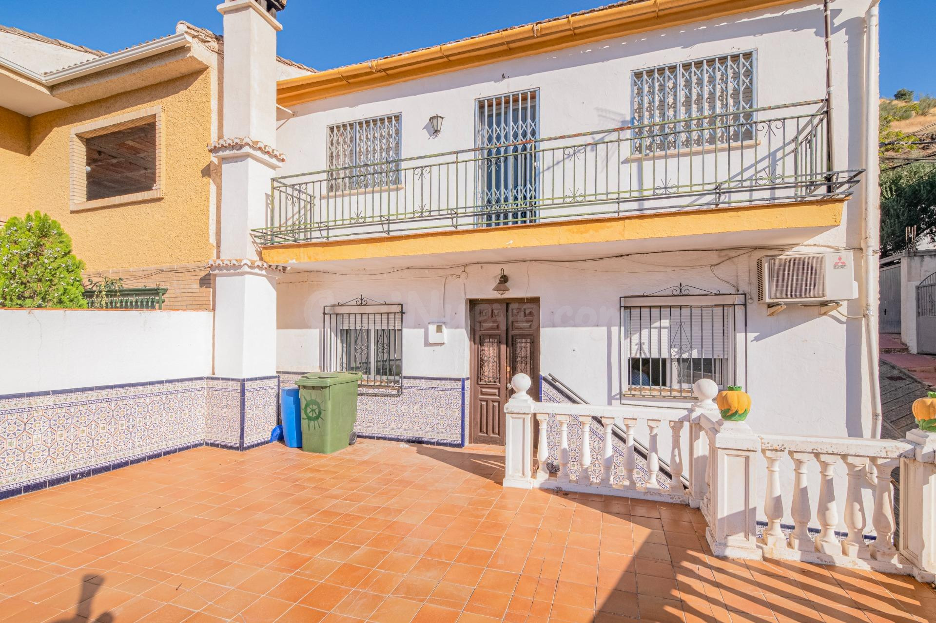 Casa con apartamento independiente en Cenes de la Vega
