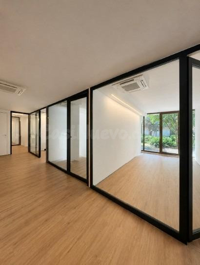 Local comercial con espacios independientes y vistas a un agradable jardín en Sant Antoni
