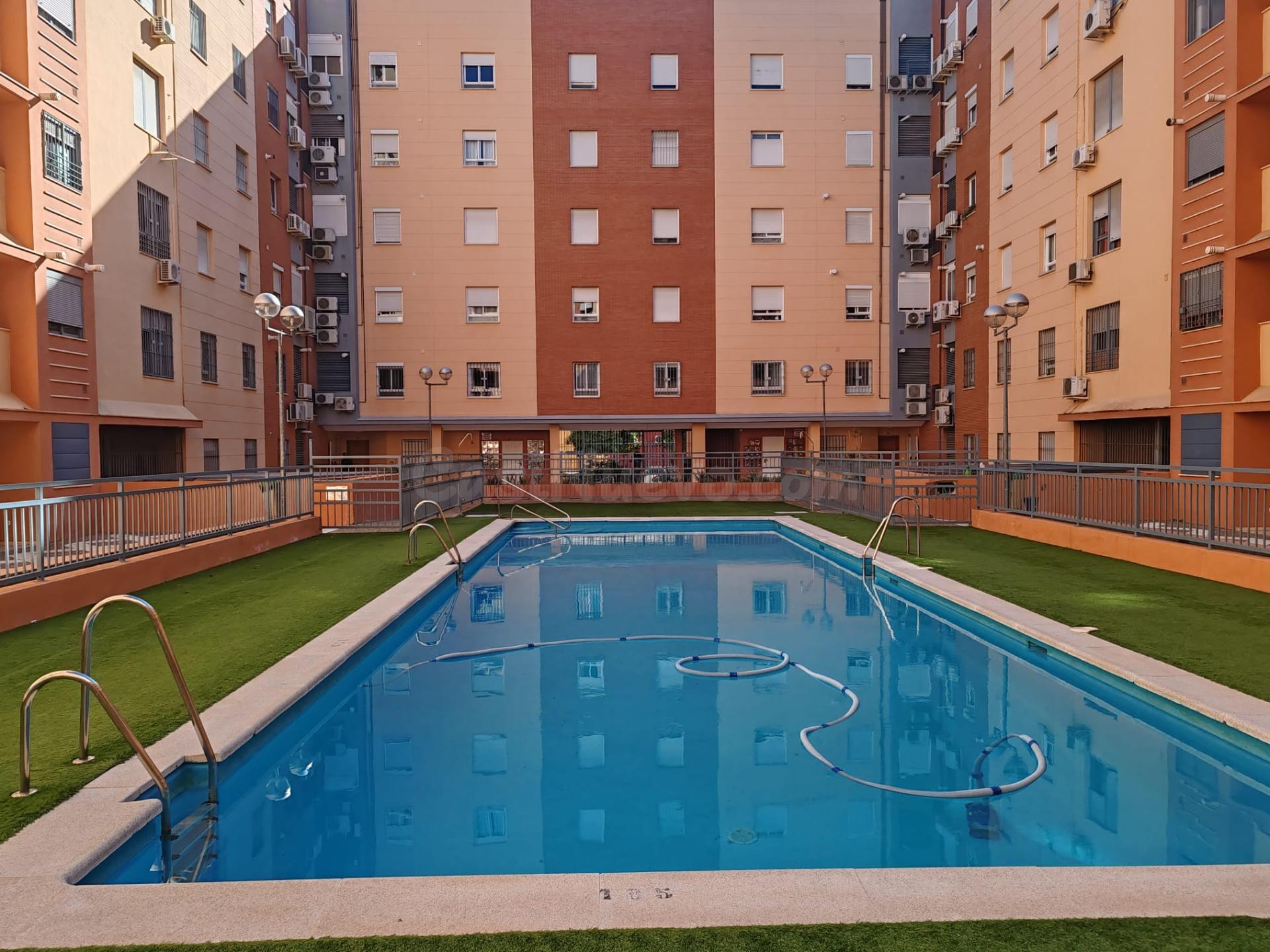 Piso amueblado con Piscina