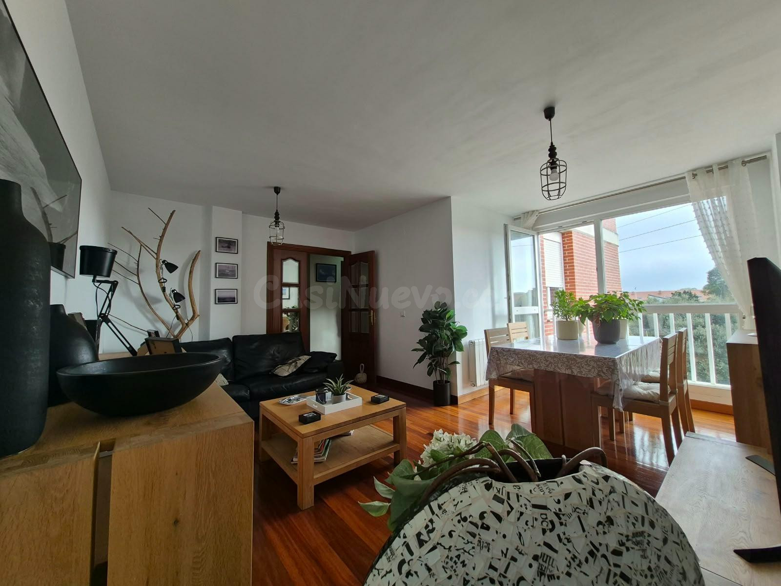 VENTA PISO TRES habitaciones CON GARAJE SOTO DE LA MARINA