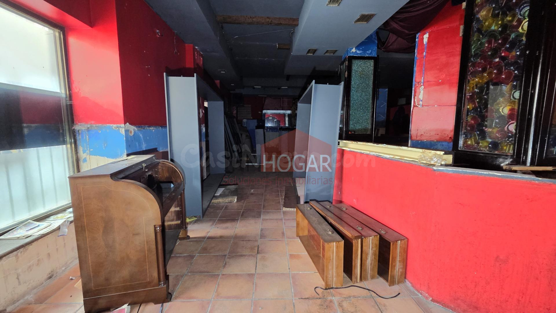 Amplio Local Comercial en la Zona Norte de Ávila – Oportunid - foto 2