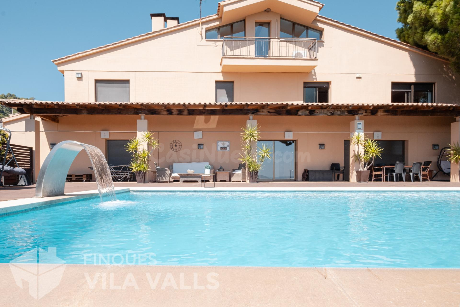Villa de lujo con piscinas y finca de 6 ha en Sant Feliu de  - foto 2