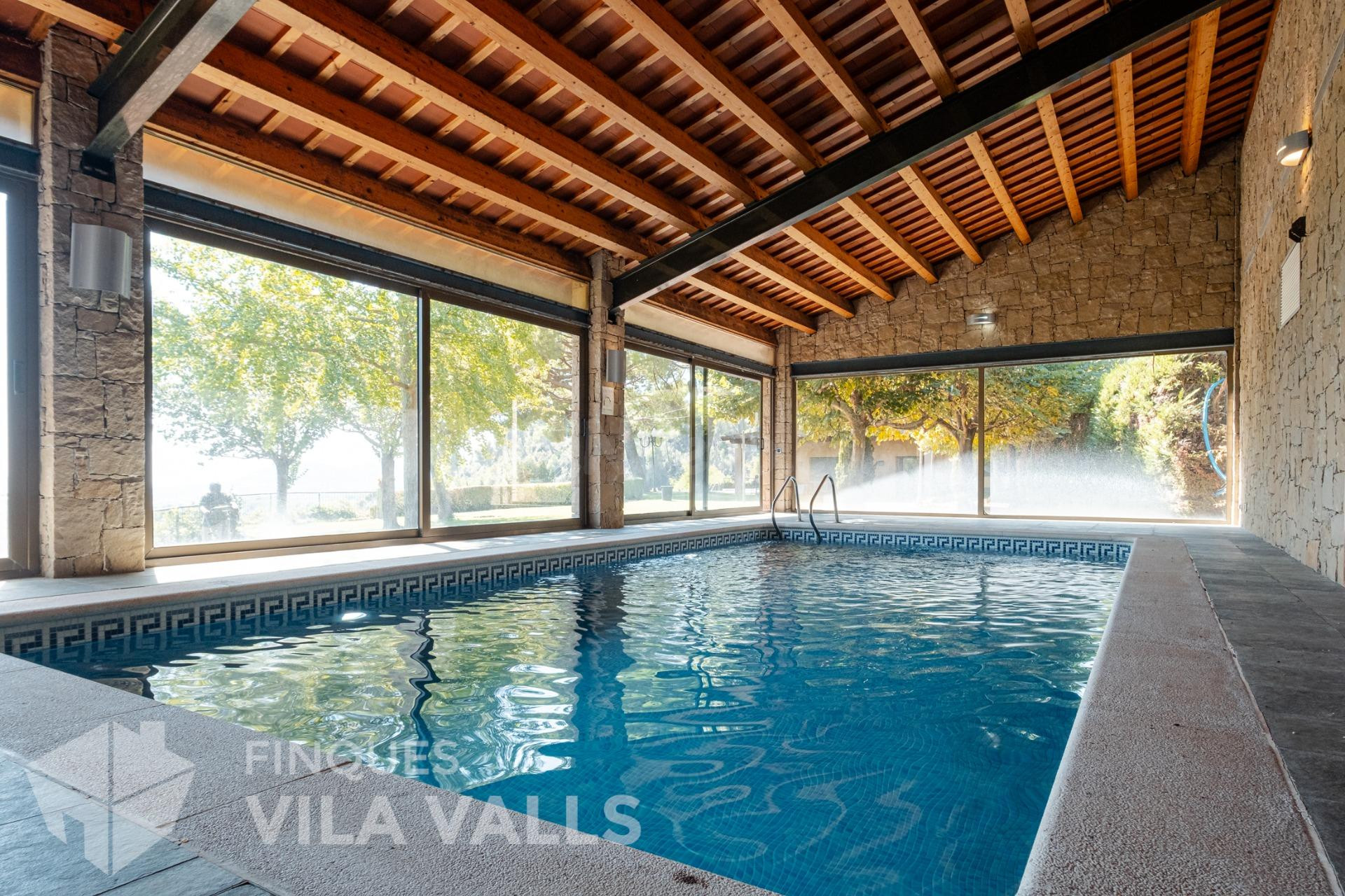 Villa de lujo con piscinas y finca de 6 ha en Sant Feliu de  - foto 3