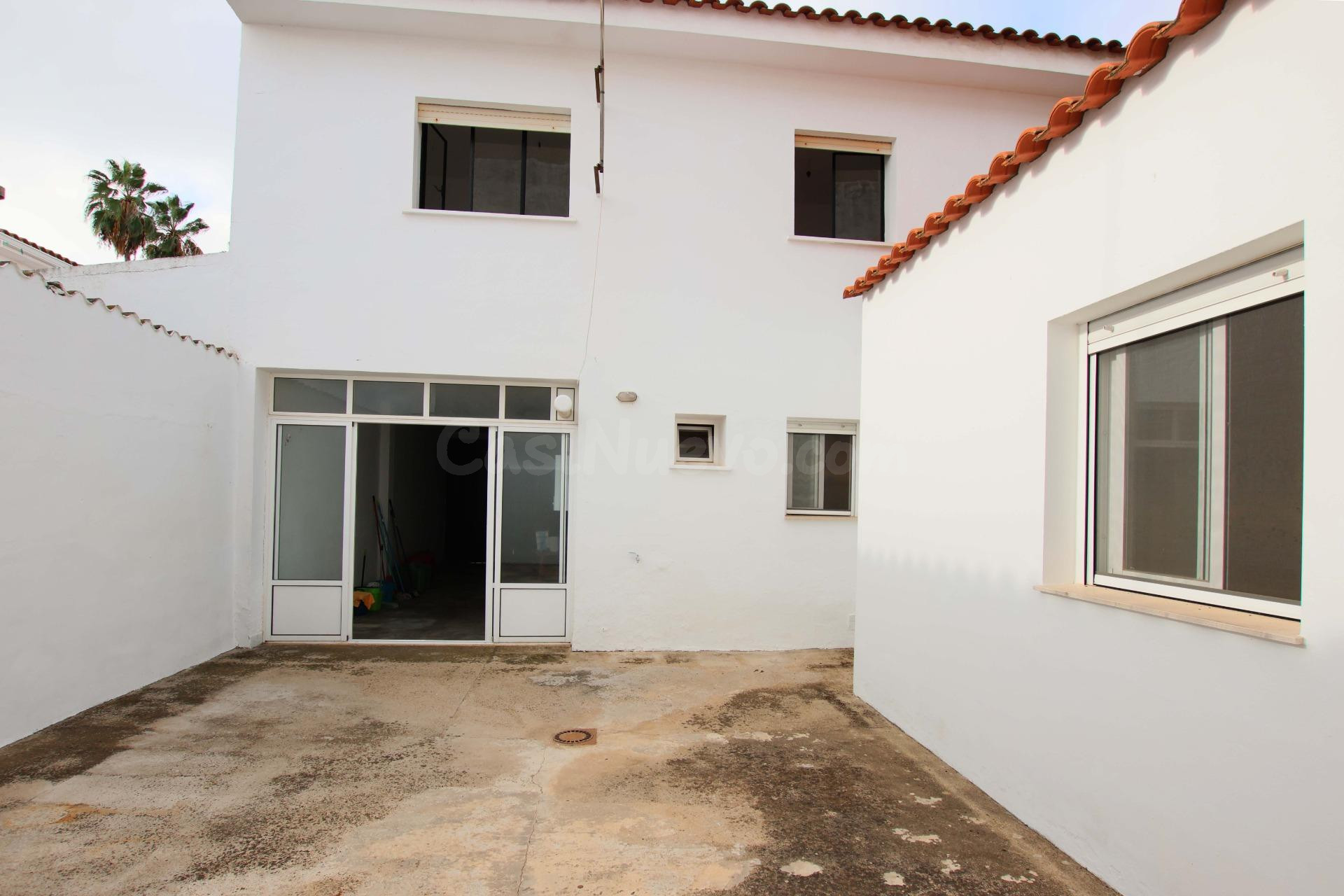 CASA CON COCHERA EN VALDELACALZADA - foto 3