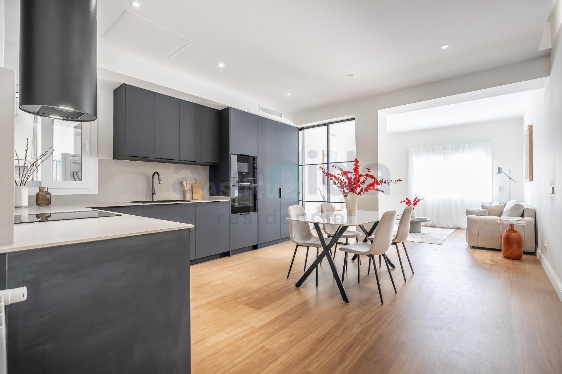 Exclusiva vivienda exterior en tercera planta