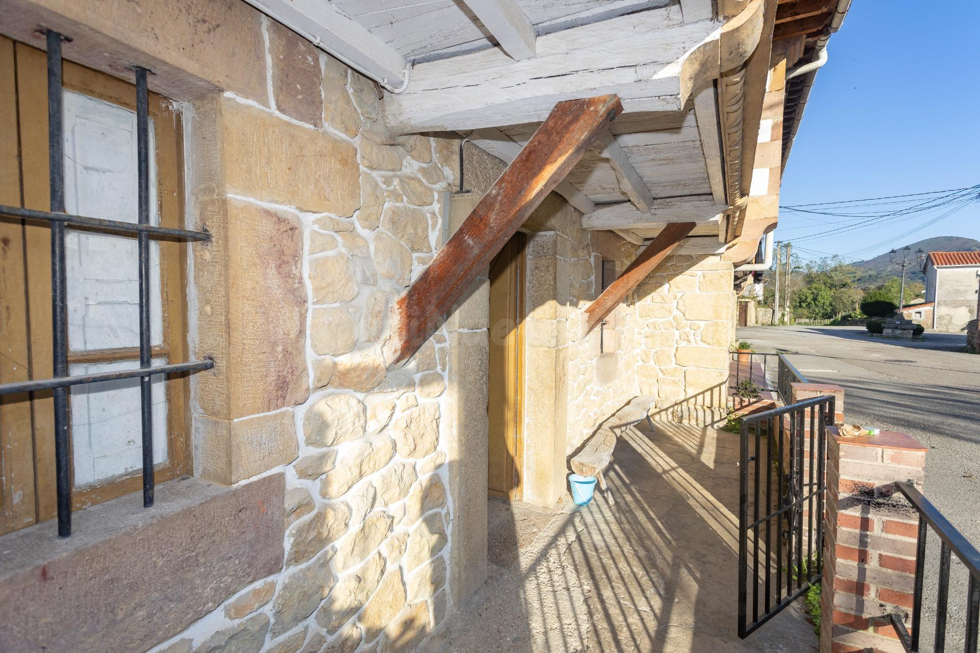 CASONA MONTAÑESA Y CUADRA DE PIEDRA - foto 3