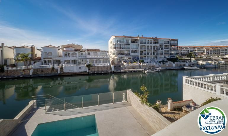 Magnífica casa de pescador con fondeo y piscina