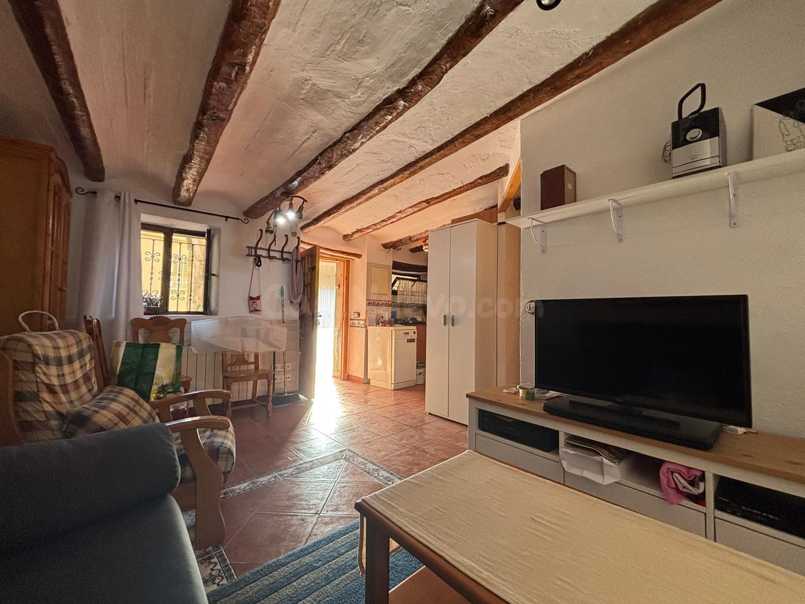 Encantadora casa reformada en Alfara de Carles - foto 2