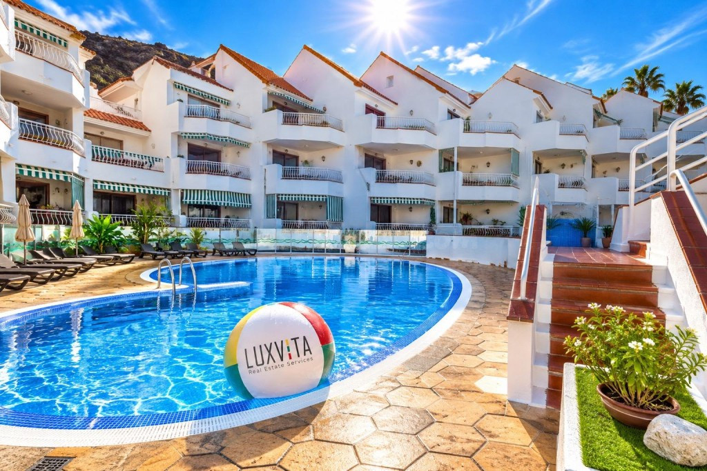 Apartamento con encanto de 1 dormitorio, buhardilla y terraza en Los Cristianos
