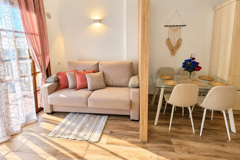Apartamento con encanto de 1 dormitorio, buhardilla y terraza en Los Cristianos - foto 5