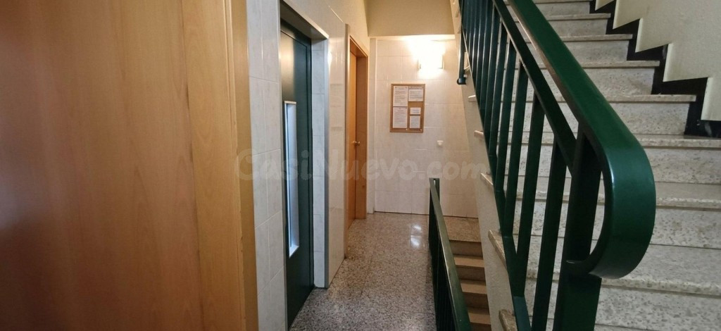 4 habitaciones, tranquilidad y parking propio,  a 5 minutos  - foto 2
