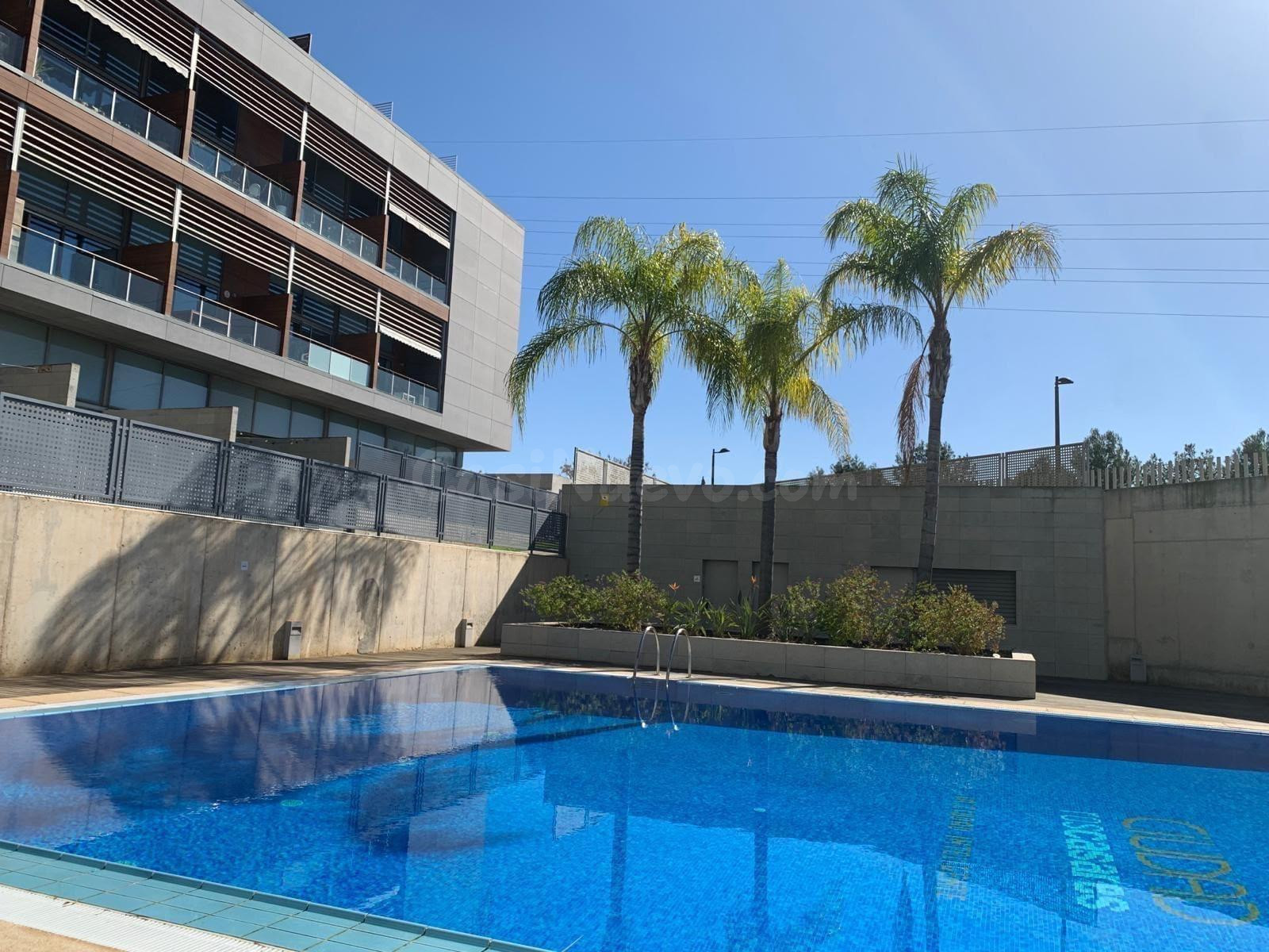 En venta Loft con terraza y piscina en Valencia