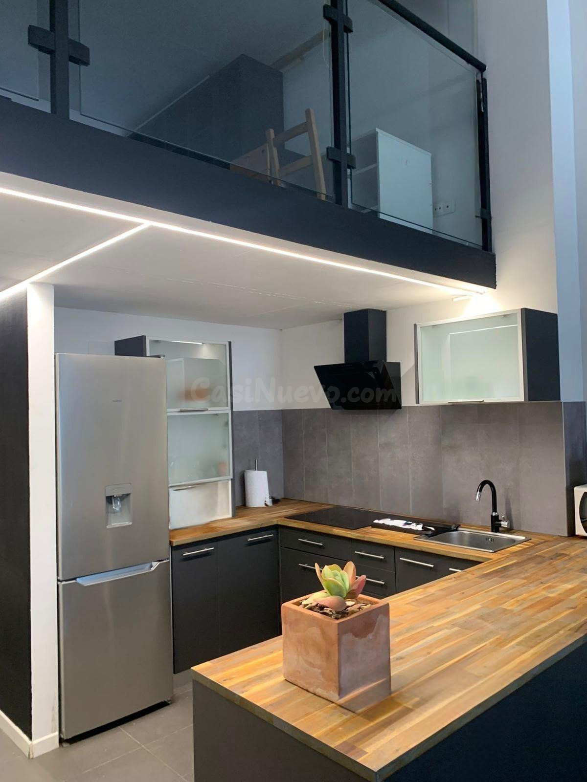 En venta Loft con terraza y piscina en Valencia - foto 3