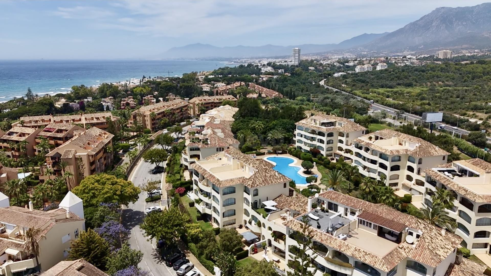 Exclusiva vivienda en Residencial Vista Hermosa | Urbanización Bahía de Marbella