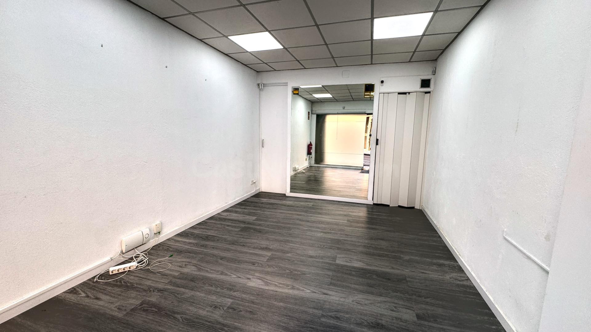 Tu espacio comercial en la calle Torrent - foto 3